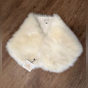 Sissily Designs Soft Ivory White Faux Fur Shawl Wrap NEW size small